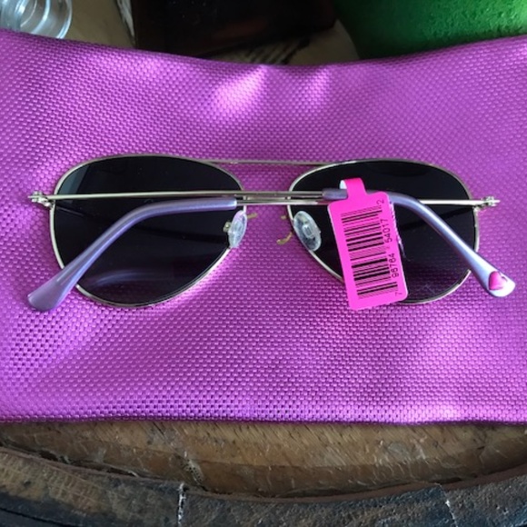 BETSEY JOHNSON Gold Signature UV Sunglasses 3 - Picture 4 of 6